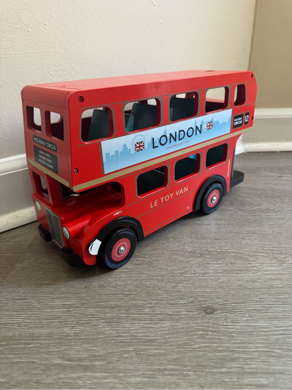 Le toy van wooden London bus